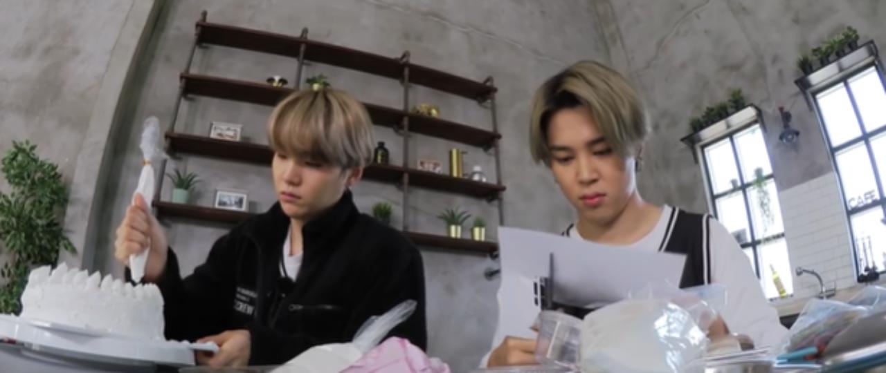 In 2020, BTS recreated their very first FESTA anniversary, from the decorations, cake and even the food! Jimin and Suga diligently prepared their celebratory cake