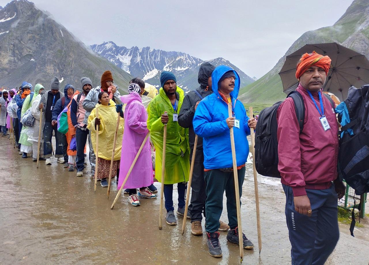 Of the 984 pilgrims in this smallest batch to leave the Bhagwati Nagar camp, 498 are performing the yatra through the traditional 48-km Pahalgam track in the Anantnag district while 486 are heading for the 14-km Baltal route in Ganderbal district, officials said
