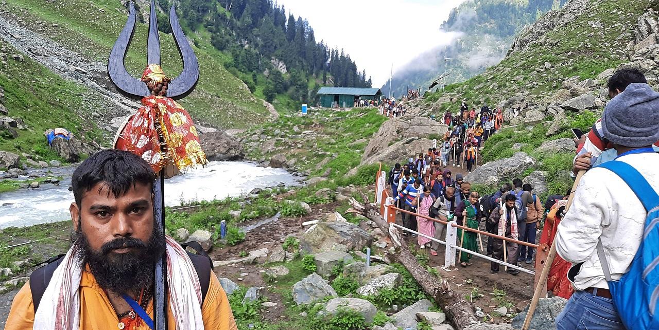 With this, over 1.41 lakh pilgrims have left the Jammu base camp for the valley