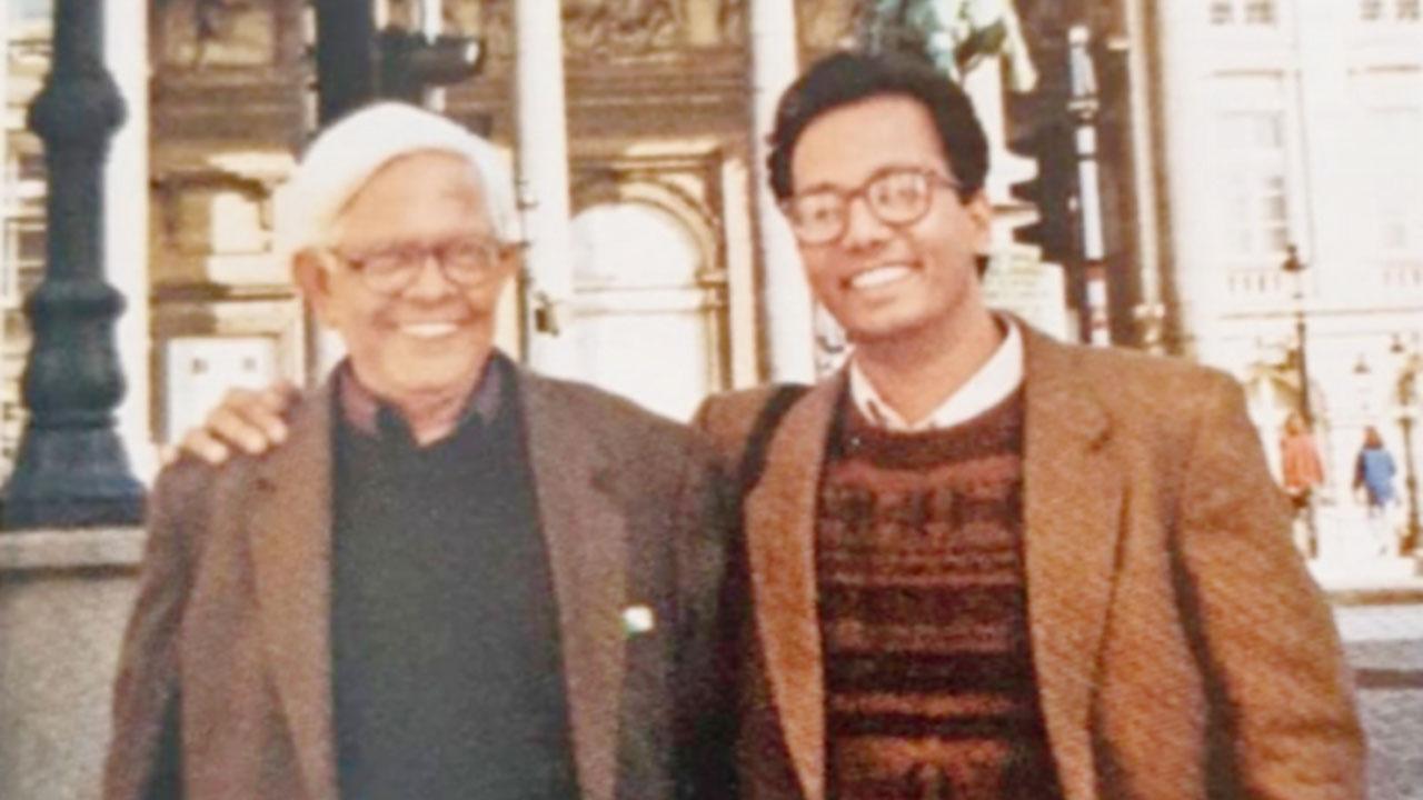 Atul Dodiya with the late artist in Brussels (1993). PIC COURTESY/INSTAGRAM