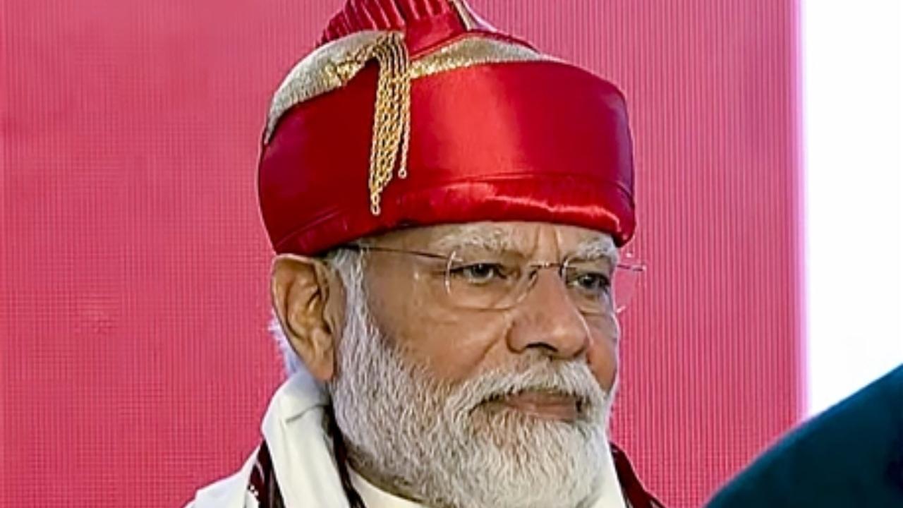 PM Modi slams Congress regimes in Karnataka, Rajasthan over development