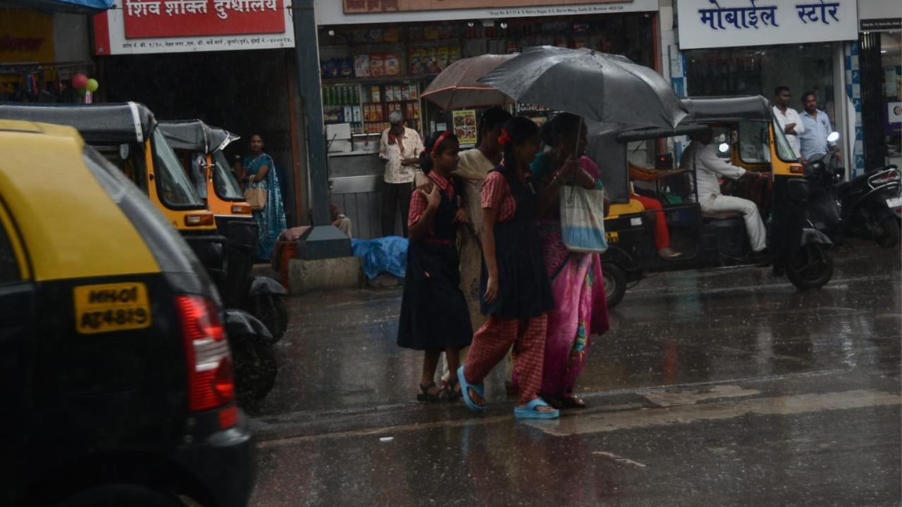 A high tide of about 4.22 metres was expected to hit Mumbai at 1.47 pm today. The Brihanmumbai Municipal Corporation also said that a low tide of about 1.16 metres is expected at 7.46 pm today