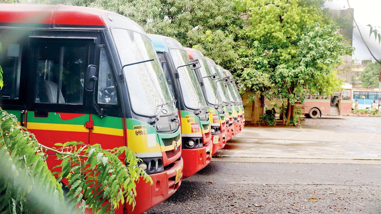 Mumbai: Striking bus staff demand more amenities, BEST’s trade unions join stir
