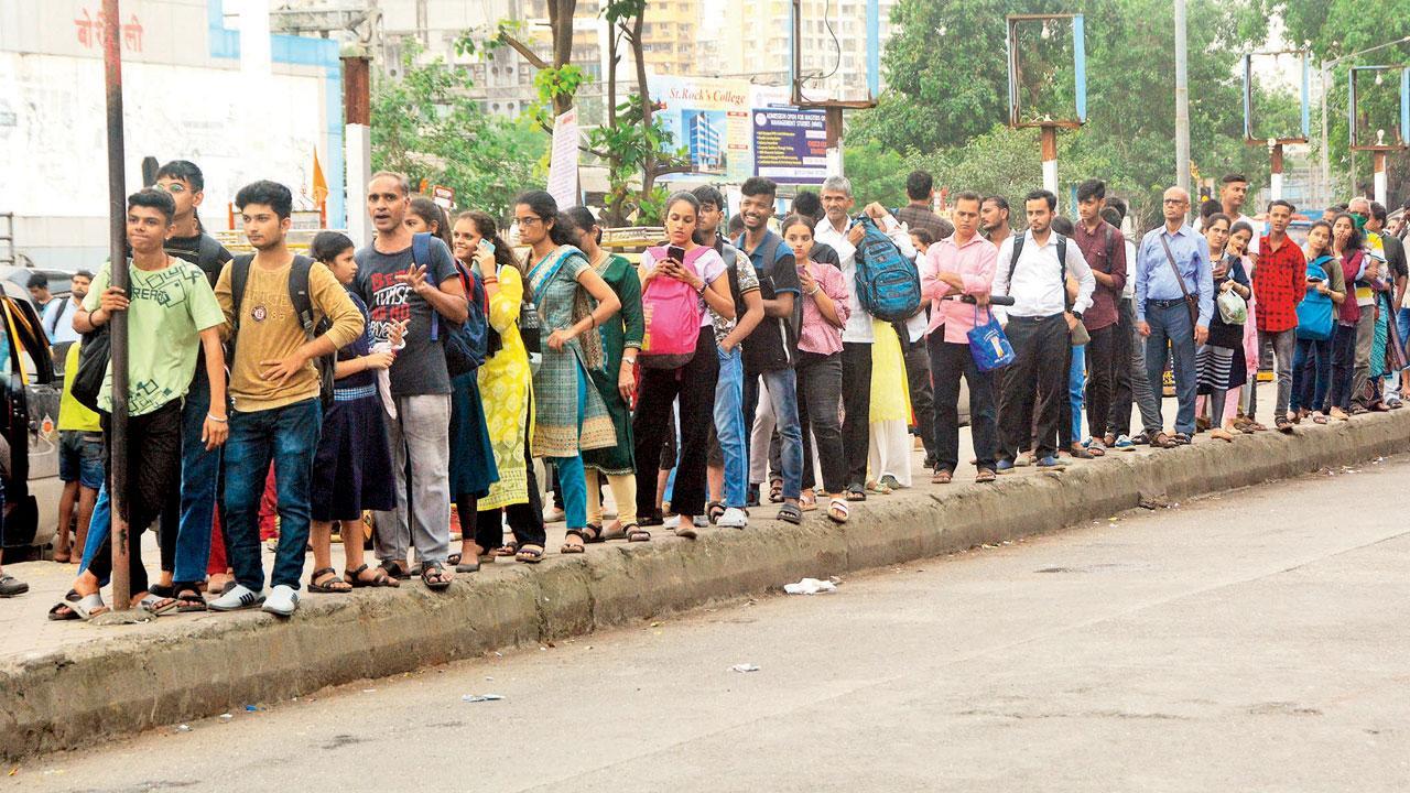 Mumbai: Contract workers of BEST call off strike