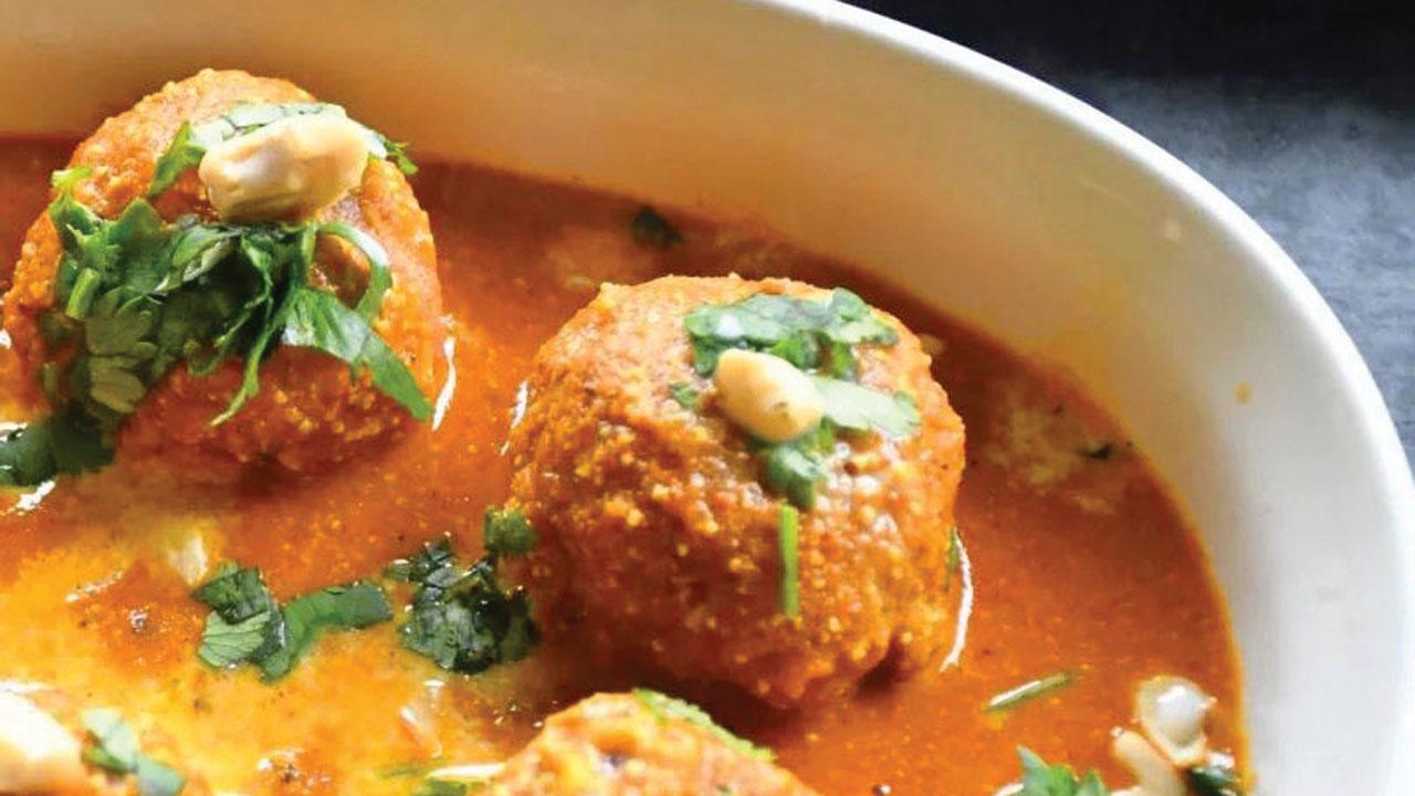 Home chef Aanchal Khanna’s family has a repertoire of family recipes, like lotus stem koftas, passed down from her nani and dadi. The stems have to be so fresh that there’s still mud clinging to them; that’s when they absorb spices best—a mix of fennel, dried coriander powder, red chilli powder, turmeric powder, amchur powder, ajwain, and garam masala. They  are kept overnight in a bucket of water to soften and then boiled the next day. Then besan is added for binding, balls are shaped and the koftas are deep-fried before being added to a tomato and onion gravy. 