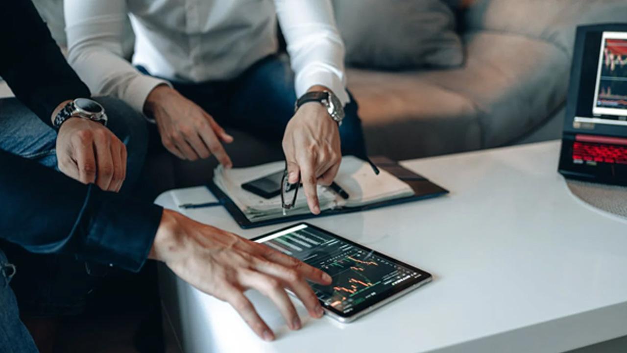 Is Binary Options Trading Difficult? Navigating the Challenges and Tips for Success with Binaryoptions.com