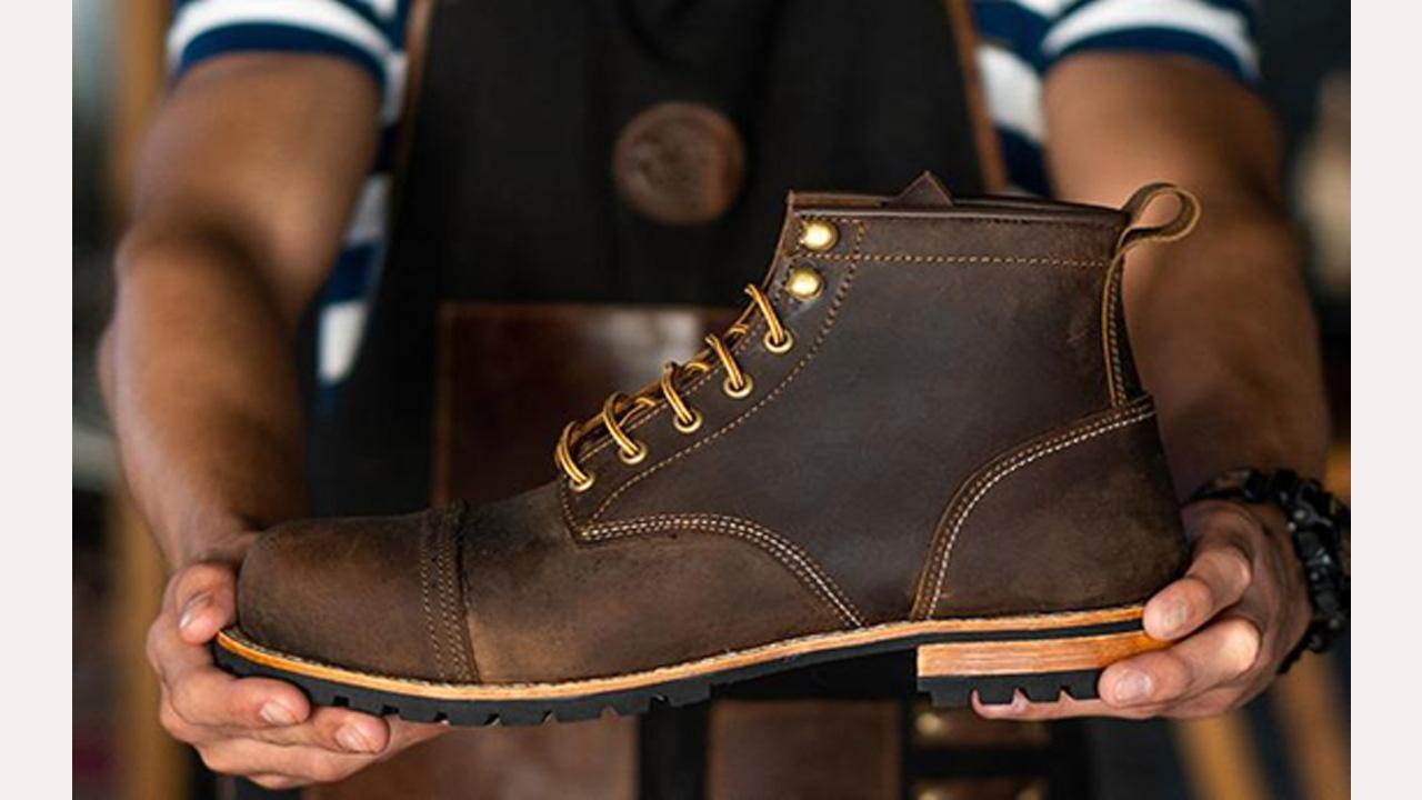 Craft and Glory's Legacy: Embracing Handmade Leather Goods & Footwear in an Industrial Era