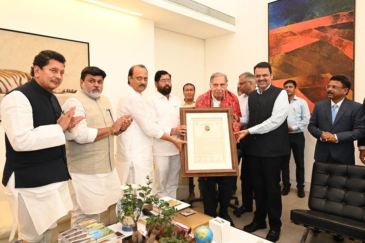 The honour comprised a shawl, a citation and a memento from the Maharashtra Industrial Development Corporation (MIDC)