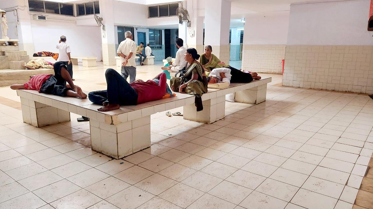 Scenes from Chhatrapati Shivaji Maharaj Hospital at Kalwa 