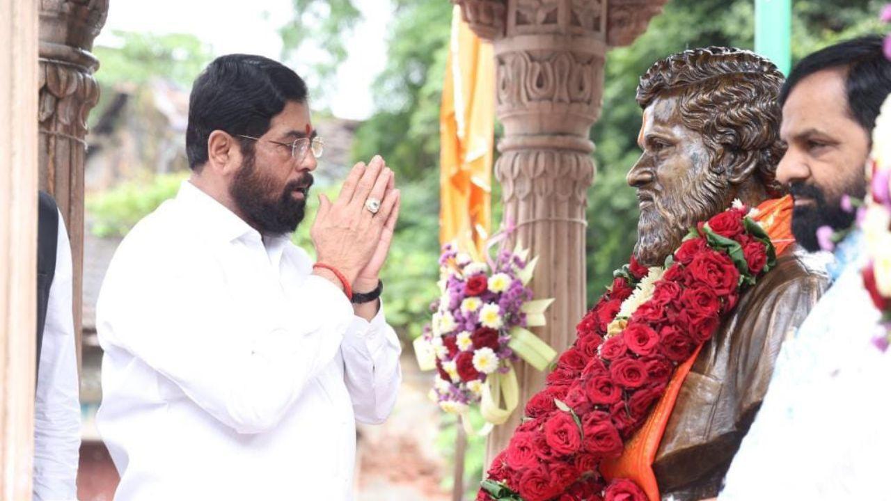 Anand Dighe Death Anniversary: CM Eknath Shinde commemorates Shiv Sena leader with ambulance donations; Shiv Sena (UBT) holds health camps
