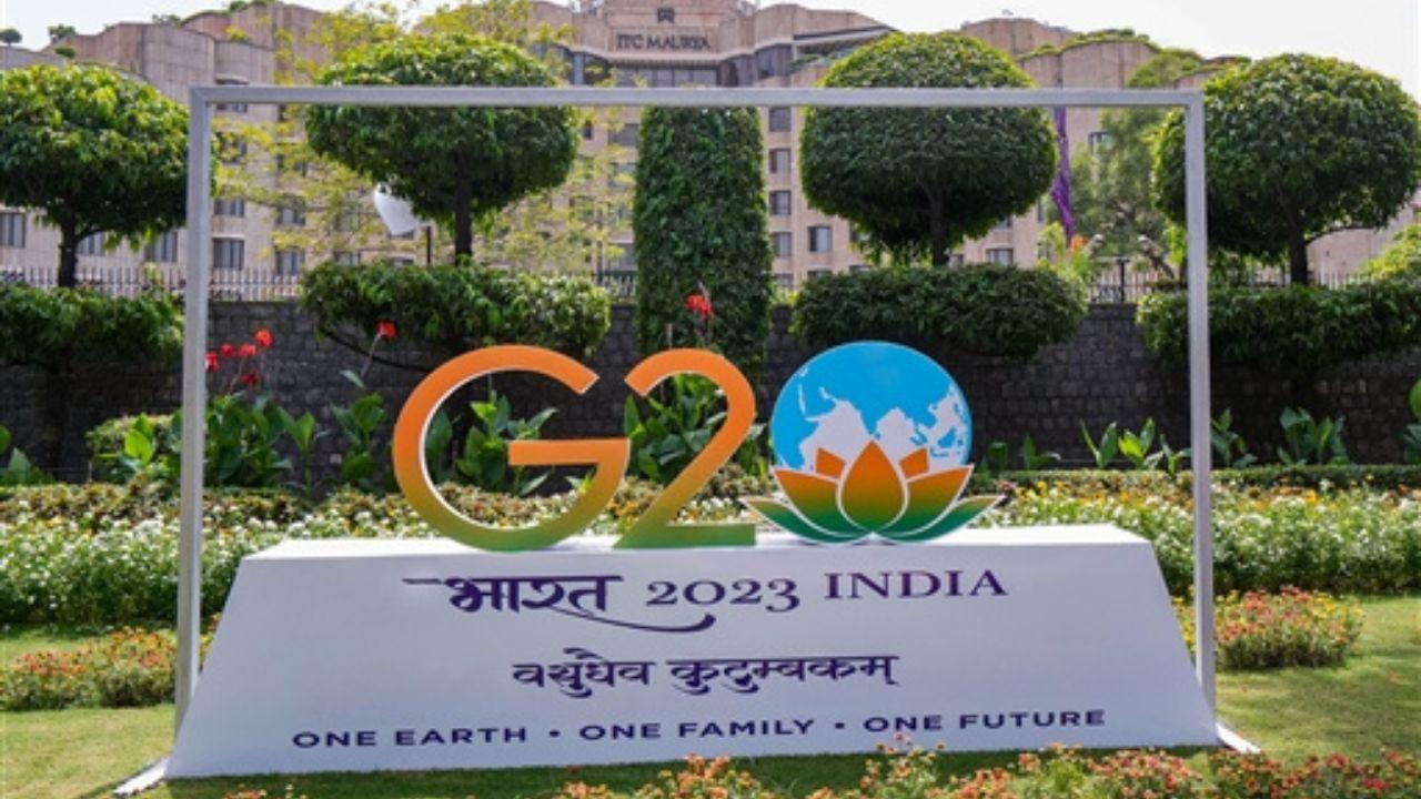 Similar logo has been installed outside the hotel ITC Maurya in preparation for the summit where all the world leaders like Chinese president Xi Jinping, US President Joe Biden and others will be in attendance. Pic/PTI