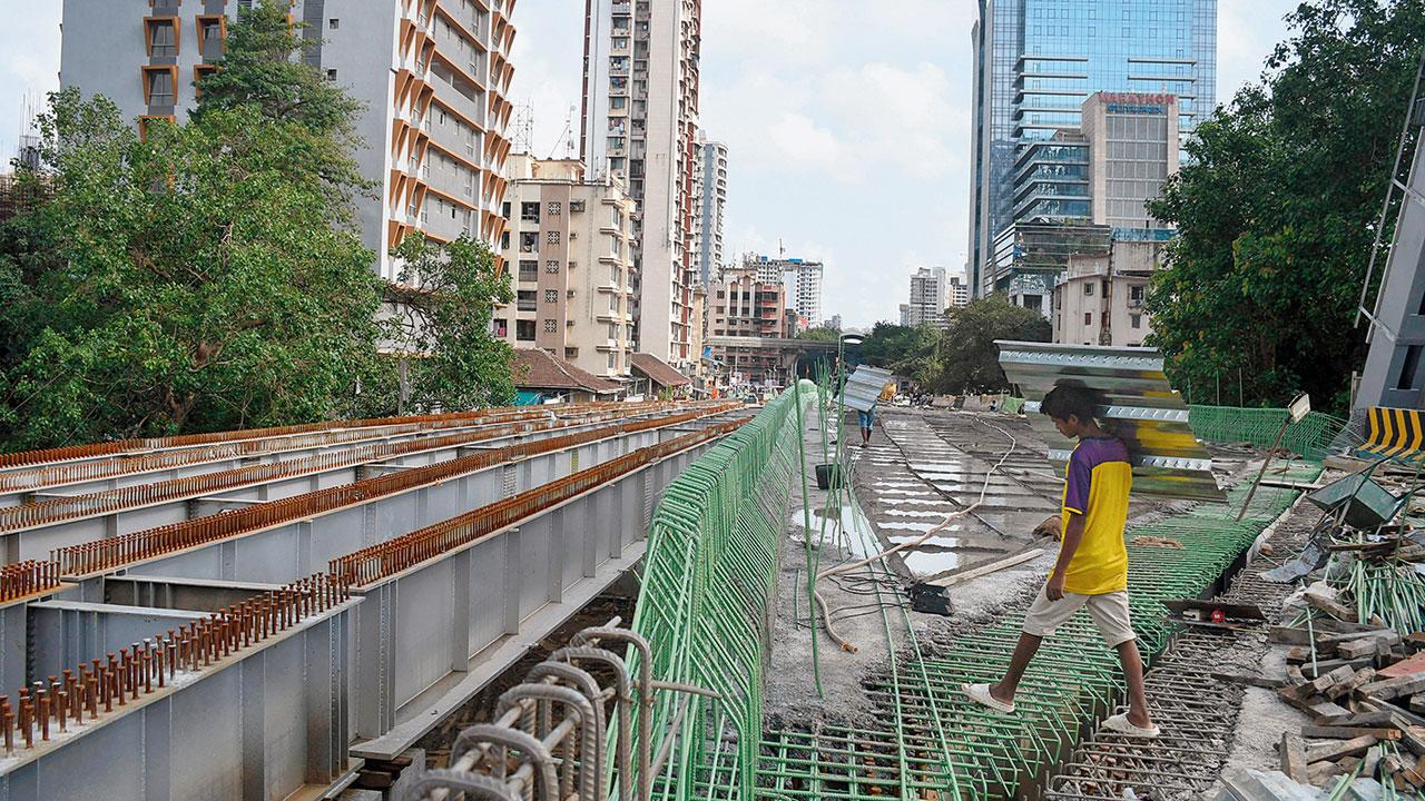 The partially open Delisle Road bridge at Lower Parel on Tuesday. Pic/Ashish Raje