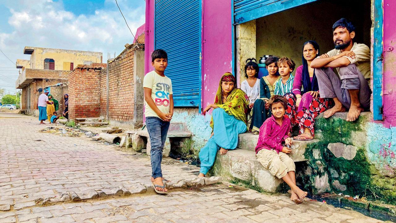 Mob tells slum dwellers to leave, thrashes brothers in Gurugram