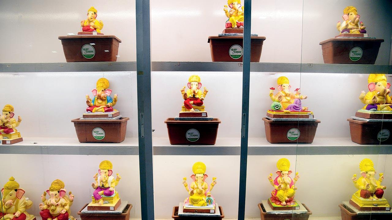 The Ganesh idol is sold with a pot, and tulsi seeds, so that once it is immersed, the same soil can be used to grow the plant. With many of the old customers already have tulsi growing aplenty from previous idols, they have now started distributing brinjal seeds as well