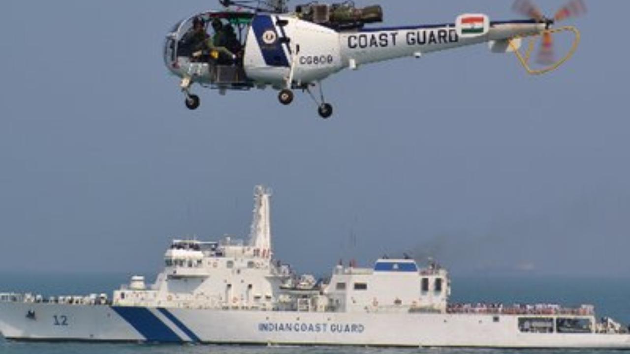 Maharashtra: Seven fishermen rescued from sinking boat off Raigad coast