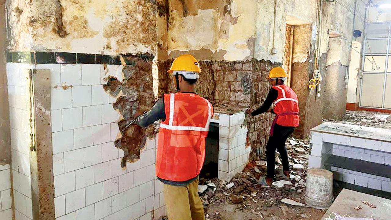 Mumbai: After CM visit, KEM repairs put on fast track