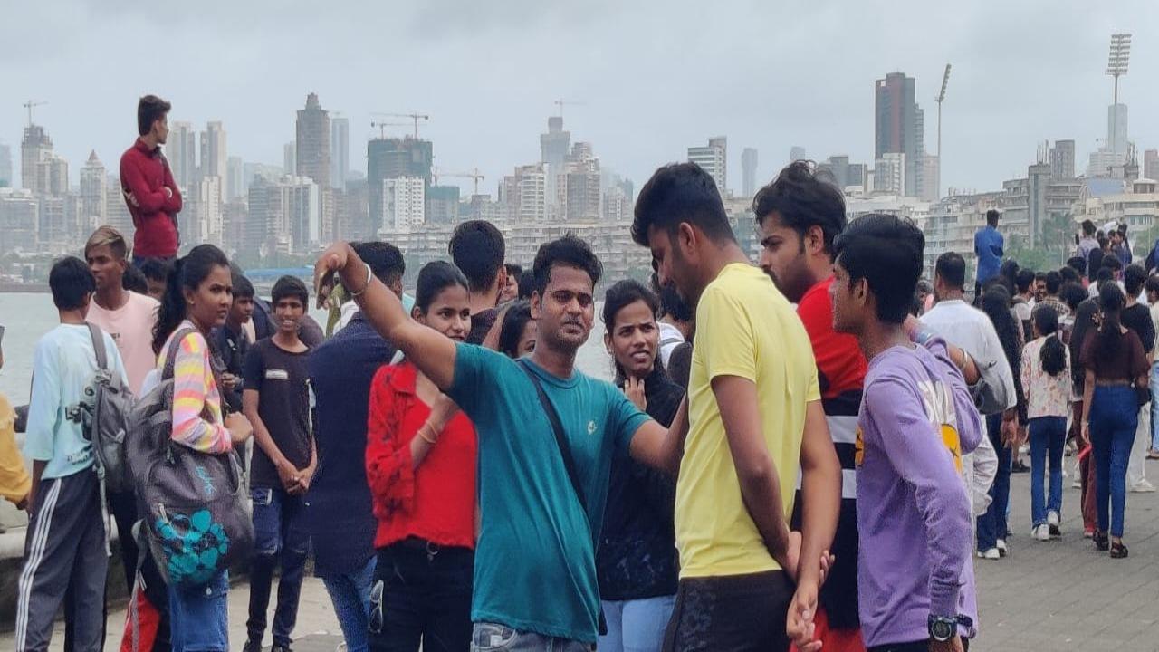 IMD’s Santa Cruz observatory has recorded 4 mm rainfall in the last 24 hours ending at 8.30 am on Saturday, whereas Colaba observatory recorded 0.7 mm rainfall.