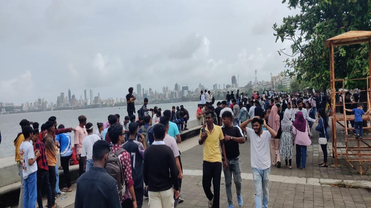 Meanwhile, Mumbai rains are set to make a comeback. But the intensity of the rainfall will be light to moderate, predicted the Indian Meteorological Department (IMD). 
