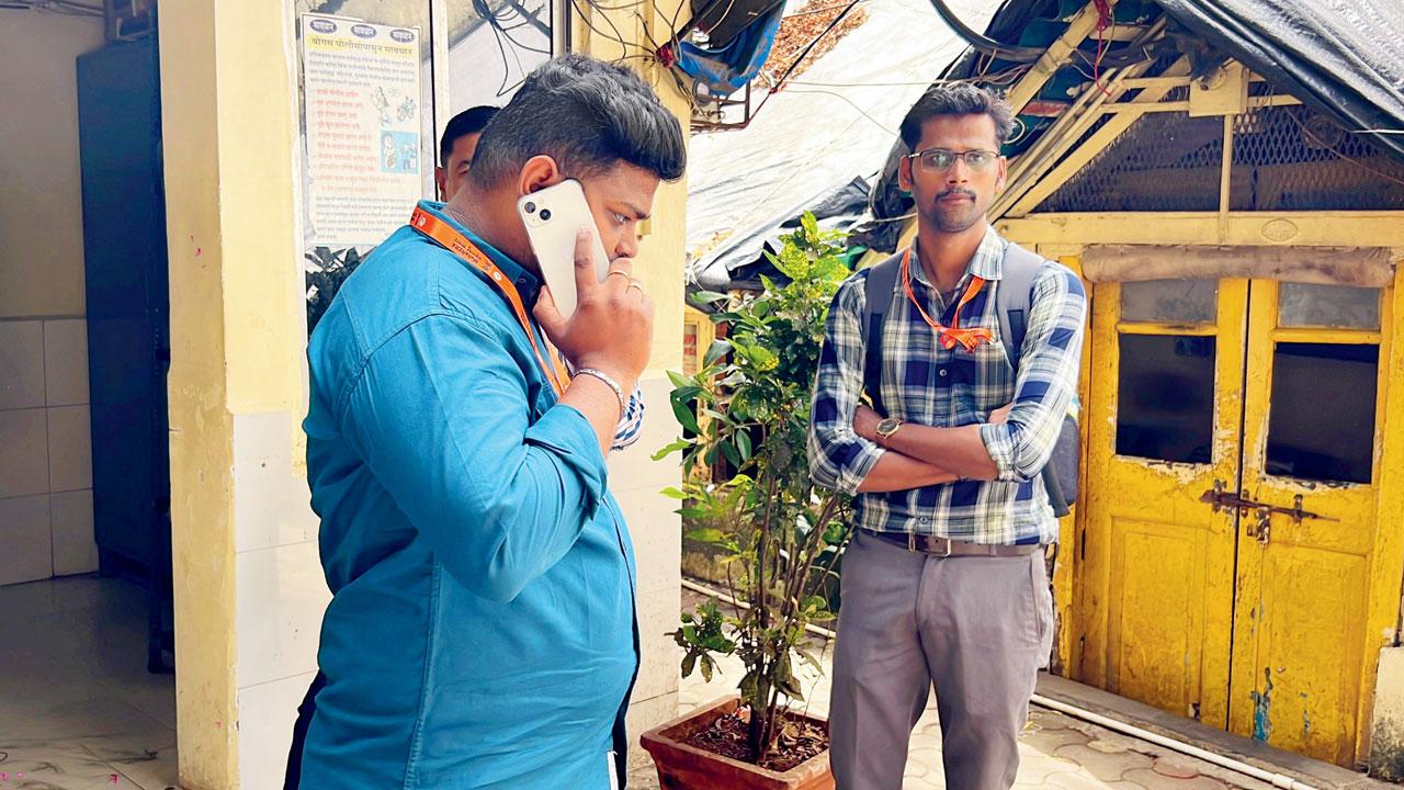 The MahaRERA clerks at the Virar police station on Friday morning. Pic/Hanif Patel