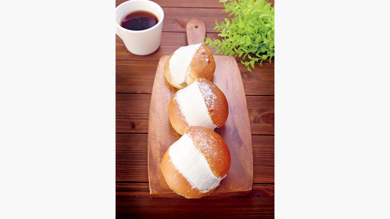 5 eateries in Mumbai that serve mouth-watering Italian cream buns 