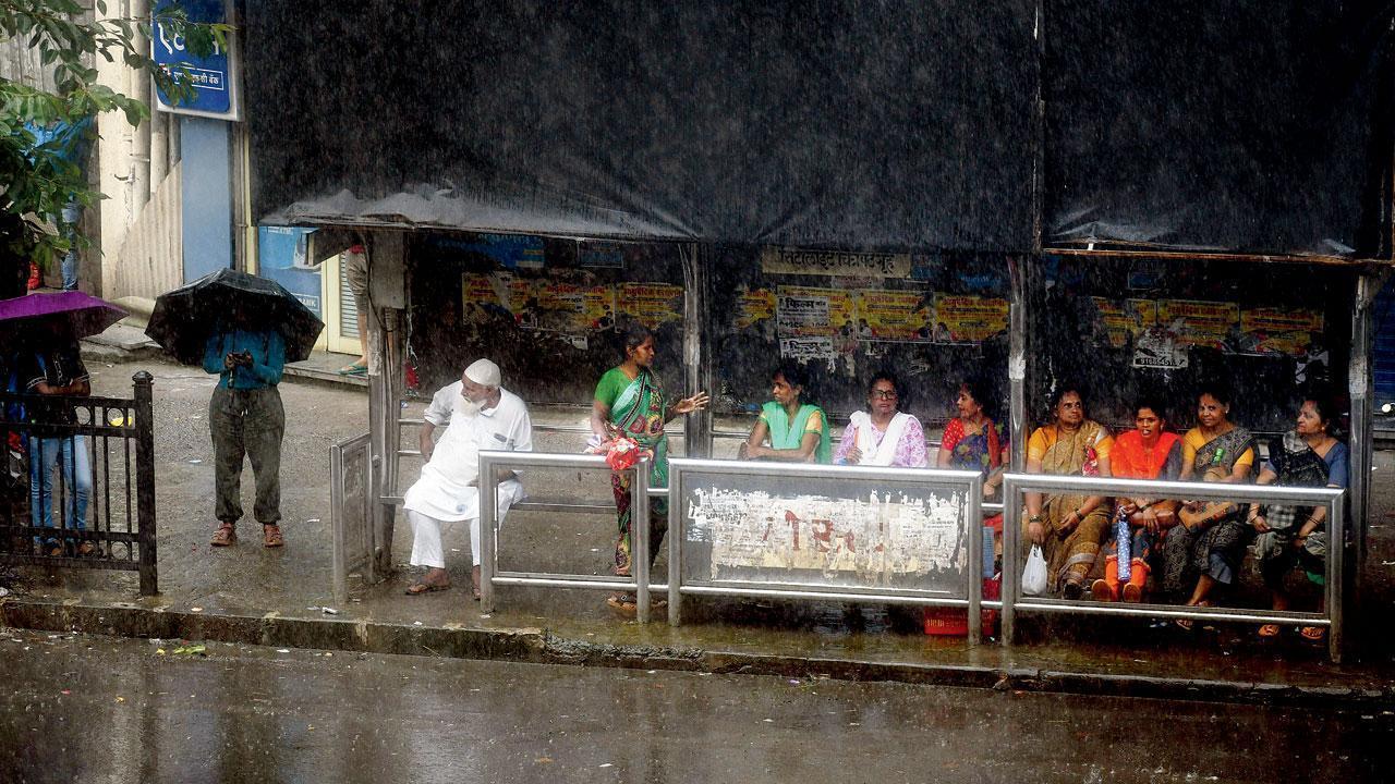 In Photos: Mumbai weather; possibility of light to moderate rainfall