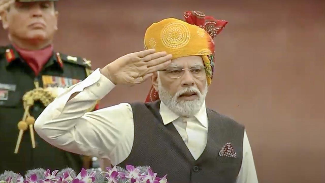 PM Narendra Modi Birthday: When his debonair style & sartorial choices made  for iconic fashion moments