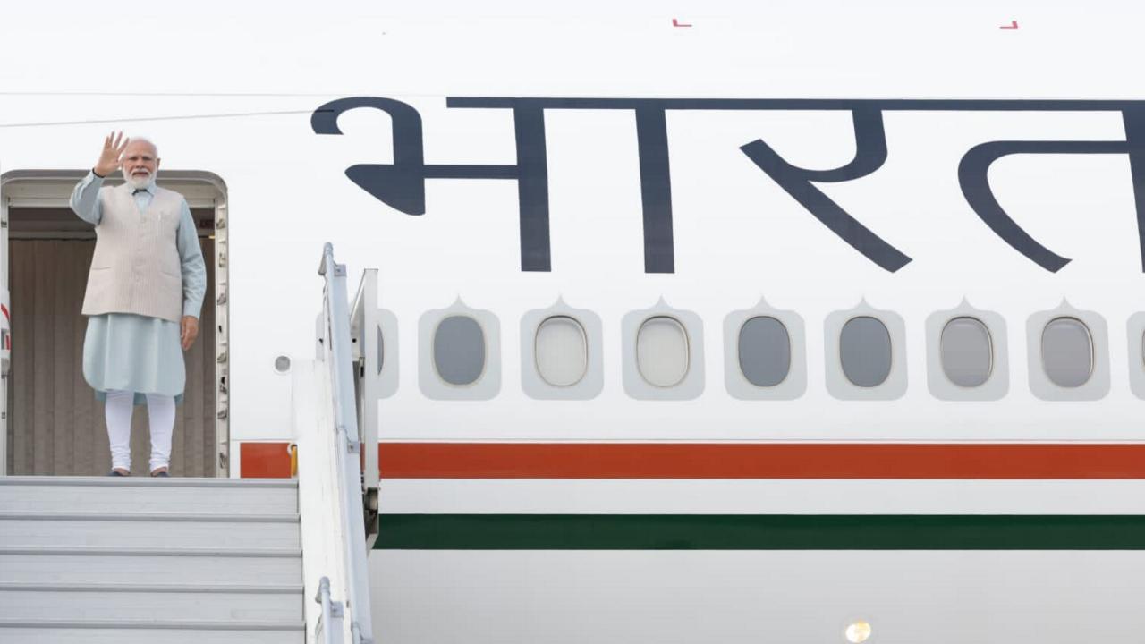 Prime Minister Modi arrives in South Africa to attend 15th BRICS summit