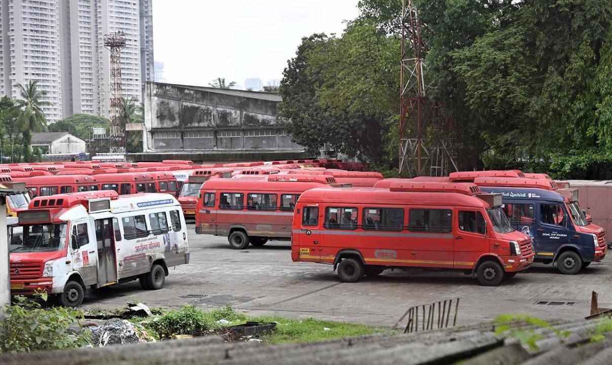 Mumbai: BEST bus strike continues on fourth day, commuters hassled