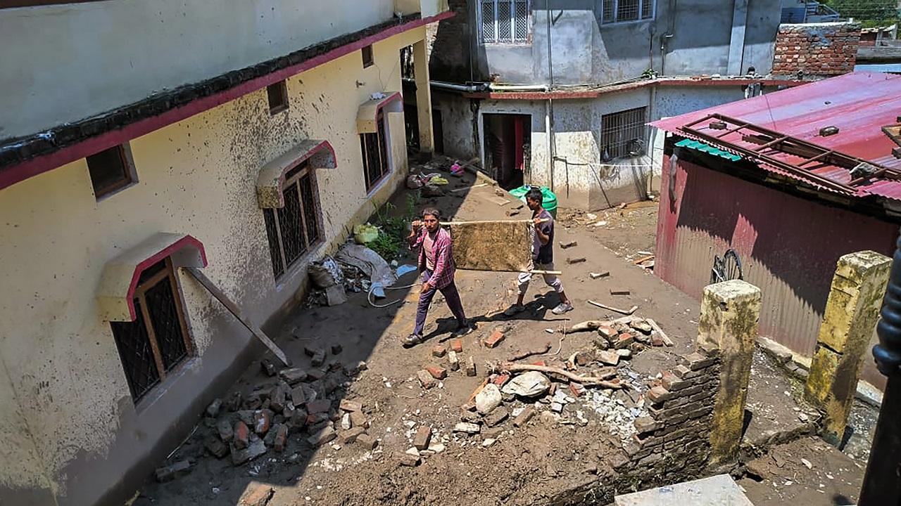 Uttarakhand: Subsidence, landslides hit Jakhan village near Dehradun, rescue ops underway