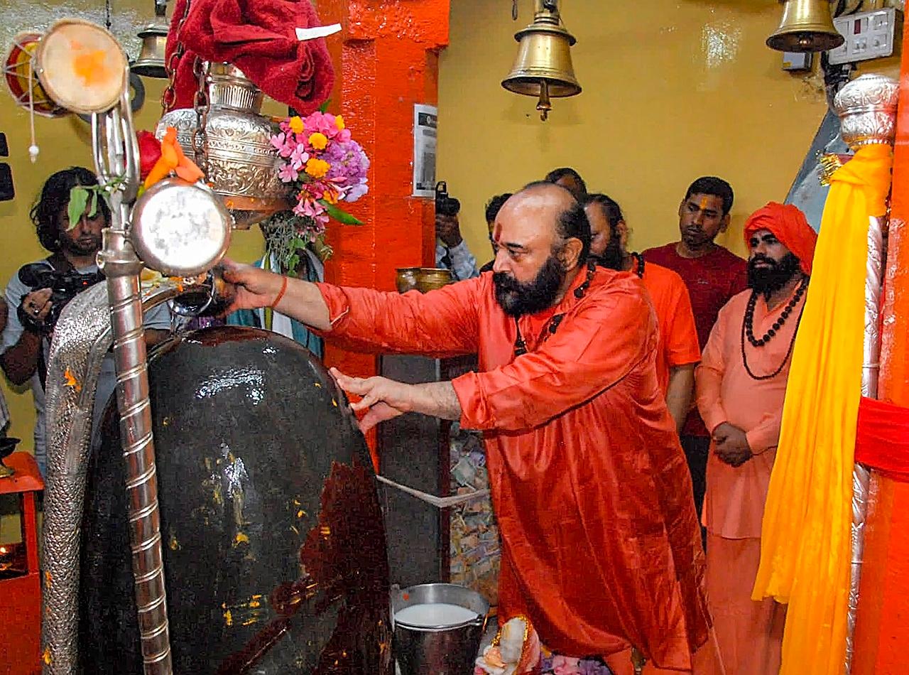 A total of 1,338 pilgrims, including 907 men and 411 women, left for the Budha Amarnath shrine in Poonch's Rajpura village in a convoy of 29 vehicles. The convoy was escorted by paramilitary forces, officials said