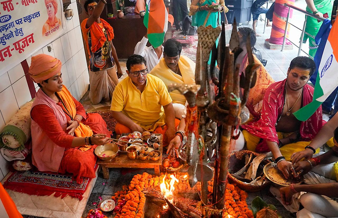 From the Parmarth Niketan in Rishikesh to United States, special rituals, prayers, and ceremonies are being conducted to invoke blessings for Chandrayaan-3's success