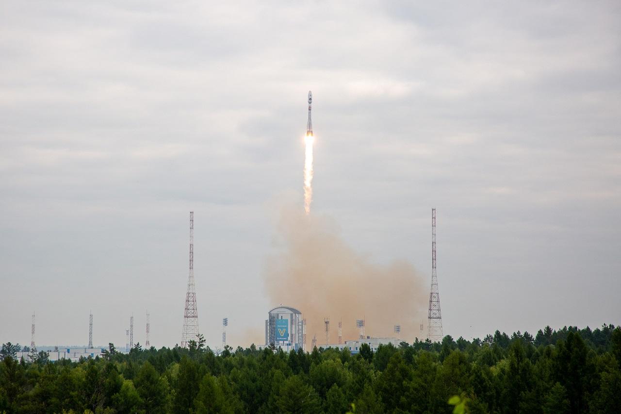 The Fregat booster separated from the rocket's third stage approximately 564 seconds after the launch, according to TASS reported. The Luna-25 spacecraft will separate from the booster about an hour after the launch. The flight to the moon will take up to 5.5 days