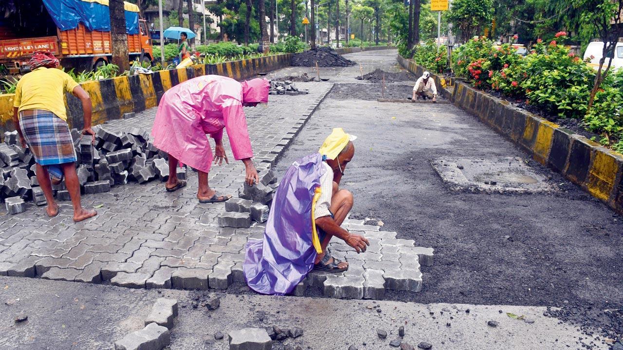 ‘Contractors responsible for roads full of potholes’