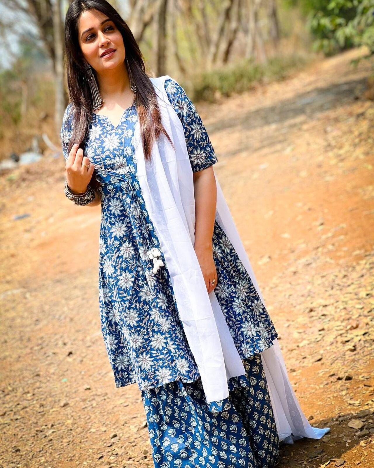 Dipika Kakar this kurta set will kill your all mid-week `blues` Dipika Kakar this kurta set will kill your all mid-week `blues`