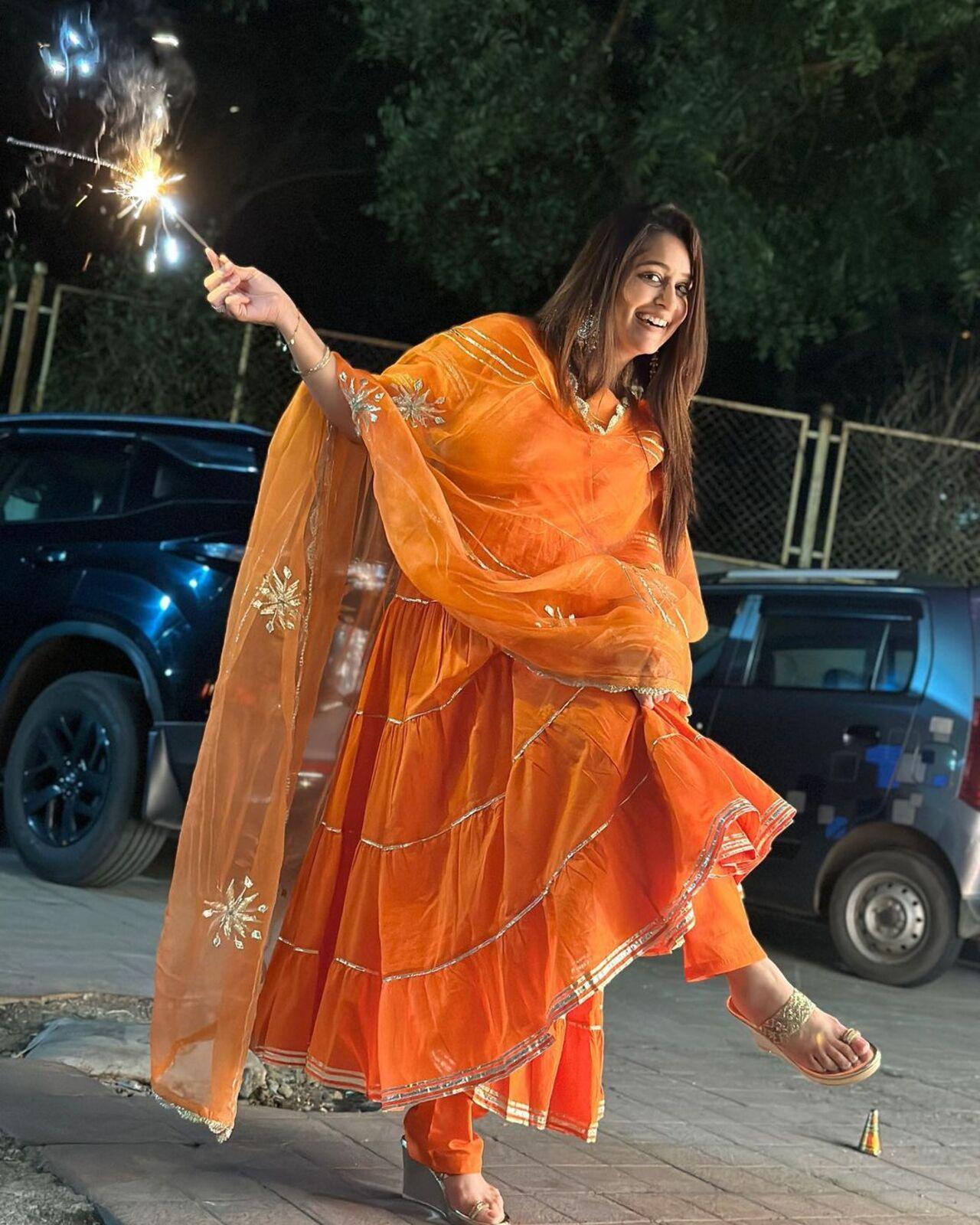 The actress opted for a plain kurta set and paired it with heavy earrings and nude makeup The actress opted for a plain kurta set and paired it with heavy earrings and nude makeup