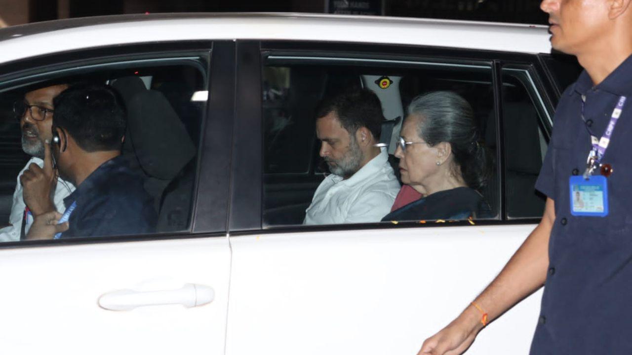 Earlier on Monday, Maharashtra Congress chief Nana Patole had confirmed presence of Sonia Gandhi at the Opposition bloc meet. This marks her first appearance in the city in nearly two decades. Pic/Maharashtra Congress