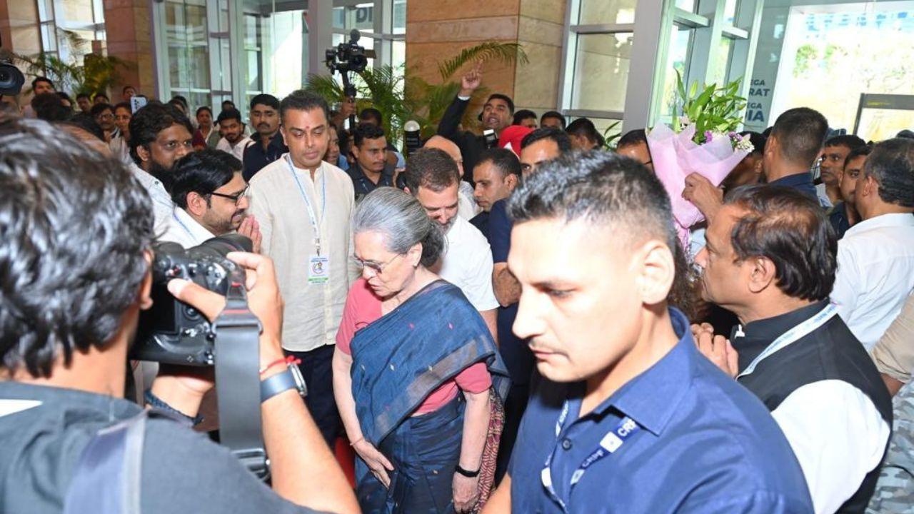 IN PHOTOS: Sonia Gandhi, Rahul Gandhi arrive in Mumbai to attend I-N-D-I-A meet