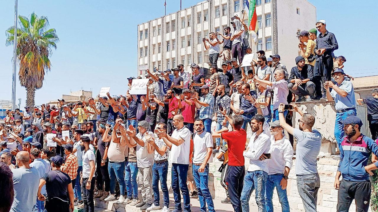 Protests over economic crisis intensify in Syria