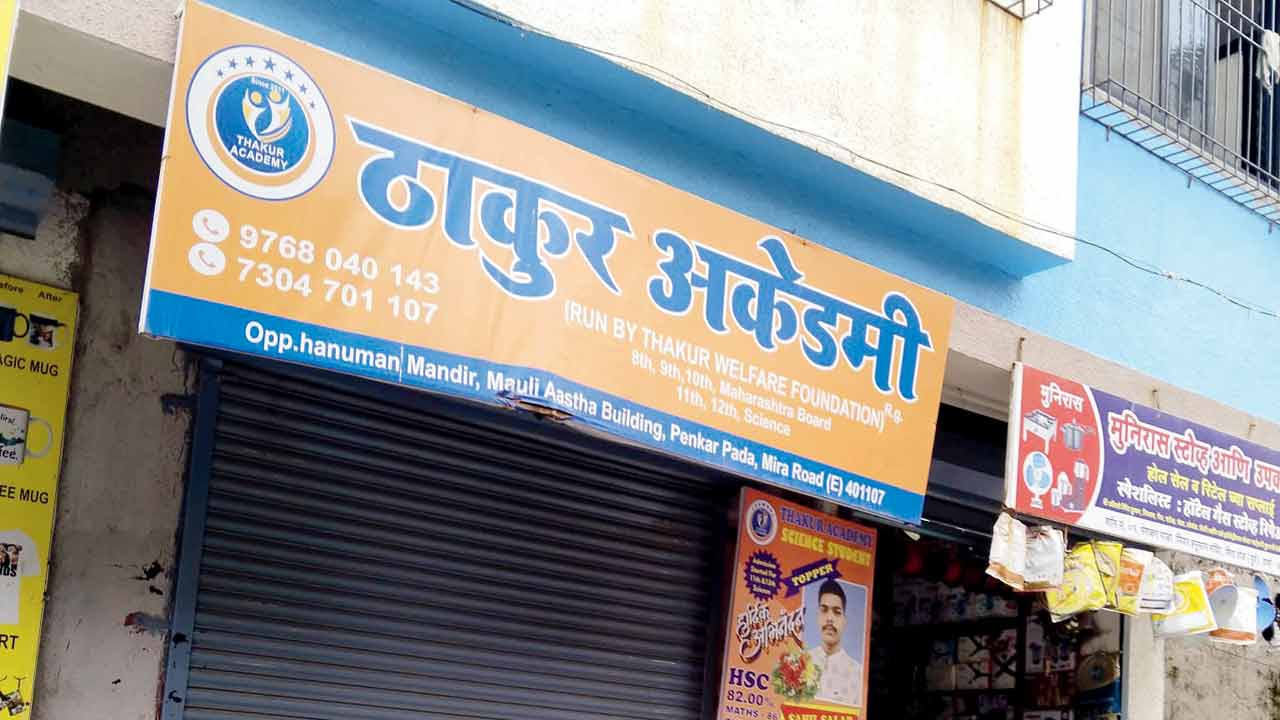 The incident happened near Thakur Academy, run by the victim. Pics/Hanif Patel