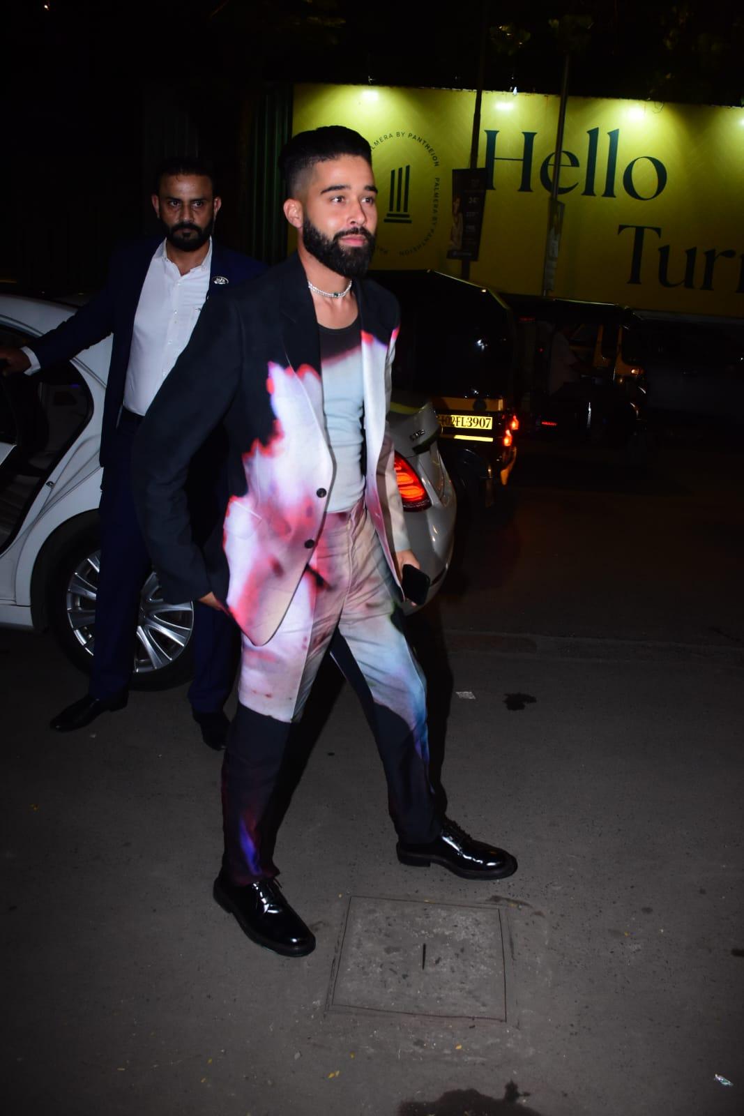 Ranveer Singh redefines elegance with a new pink shirt