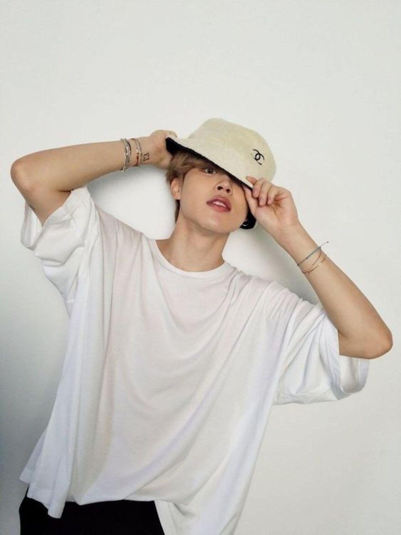 Cutie, Sexy, Lovely: BTS `manggae` Park Jimin`s style file