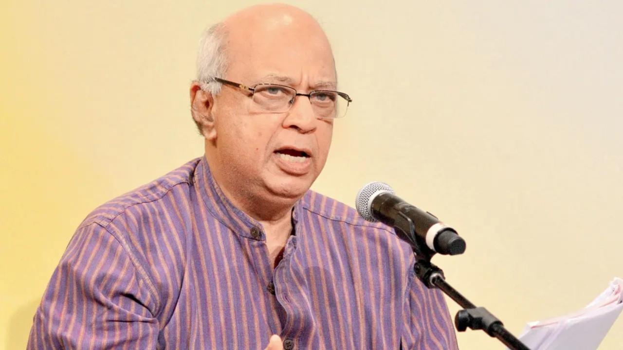 Attend a reading of the play Thakishi Samvad in its Marathi version, as written and presented by Satish Alekar (below). The play covers three decades of events across India that have radically changed the human mind, body, and culture.
When: SundayTime 7 pm onwards At Experimental Theatre, NCPA, Nariman Point. Log on to ncpamumbai.comCost Rs 250 (for non members) and Rs 225 (for members)