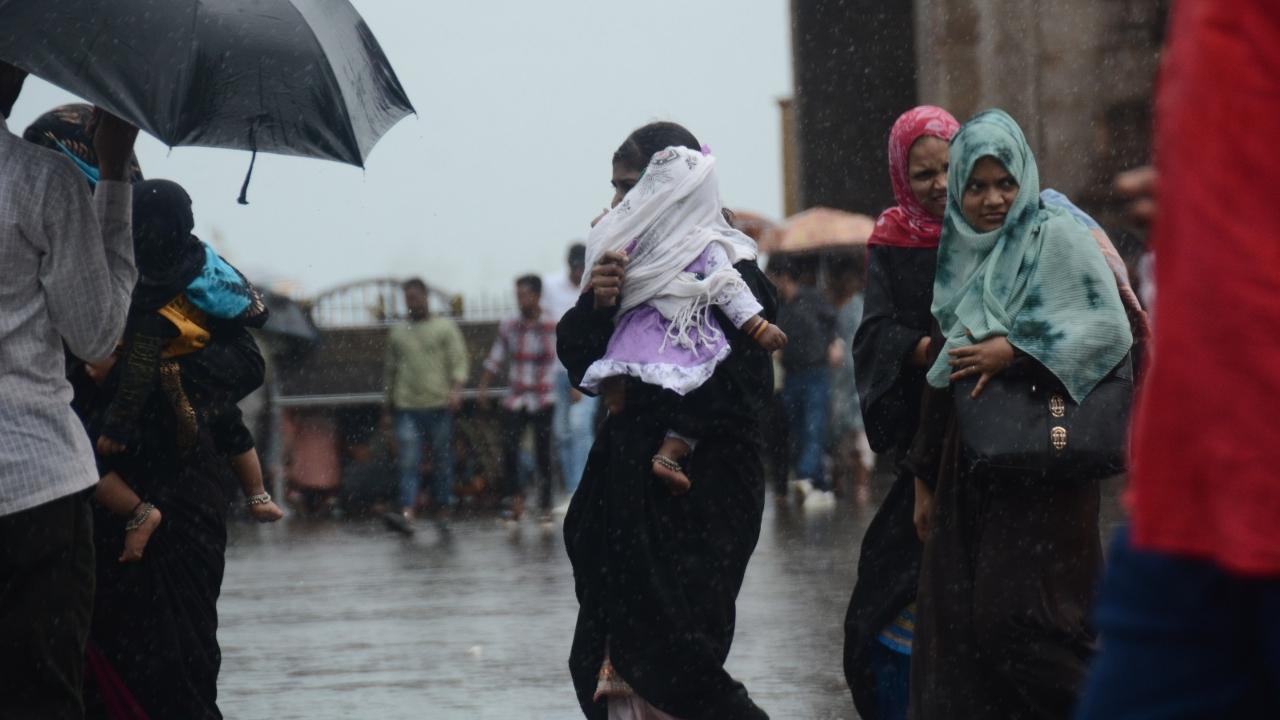The IMD on Thursday predicted 'light to moderate spells of rain' in Mumbai and its suburbs