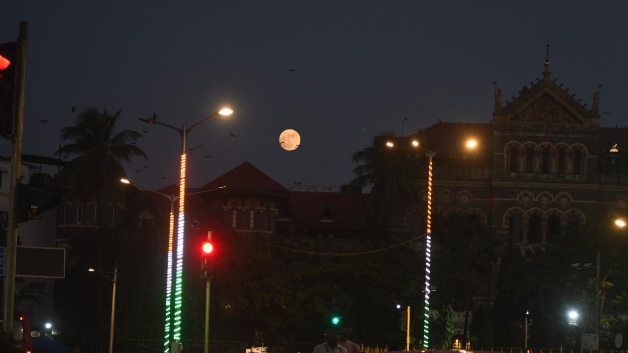 Supermoon is a full Moon that occurs when the Moon is at perigee, its closest distance to the Earth (Pic/Ashish Raje)