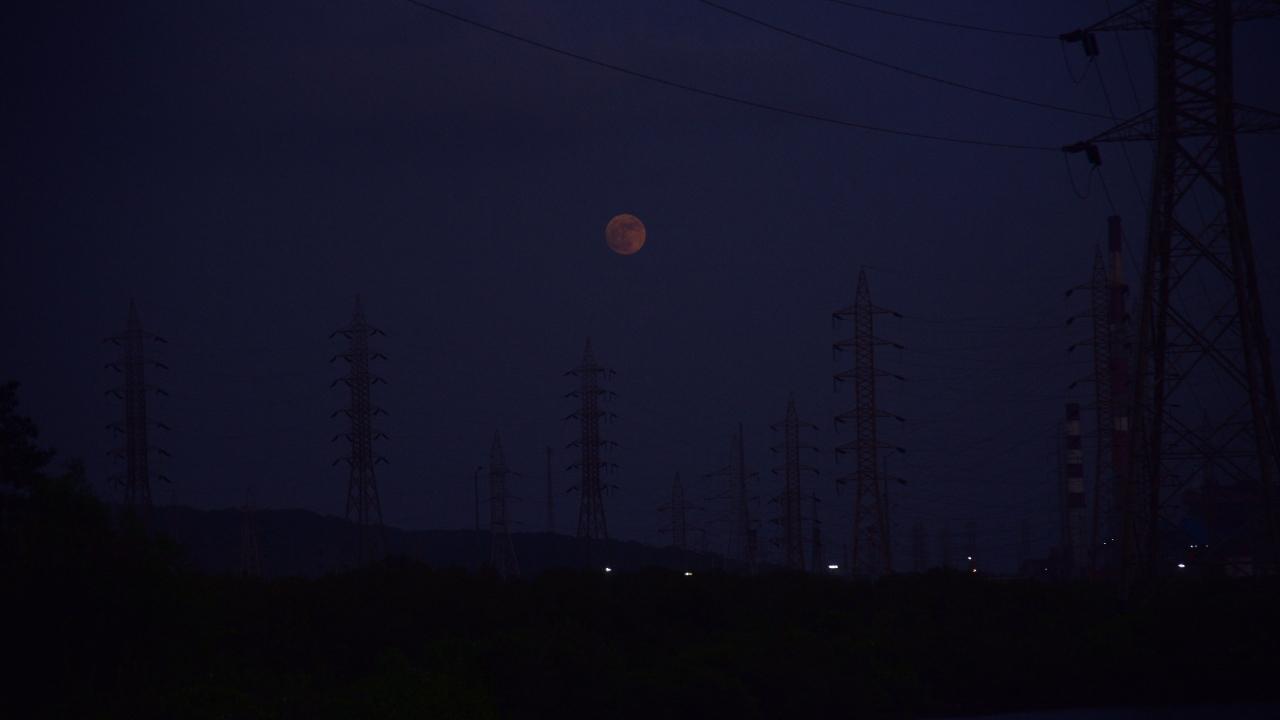 IN PHOTOS Check one of the largest and brightest 'Super Blue Moon' of