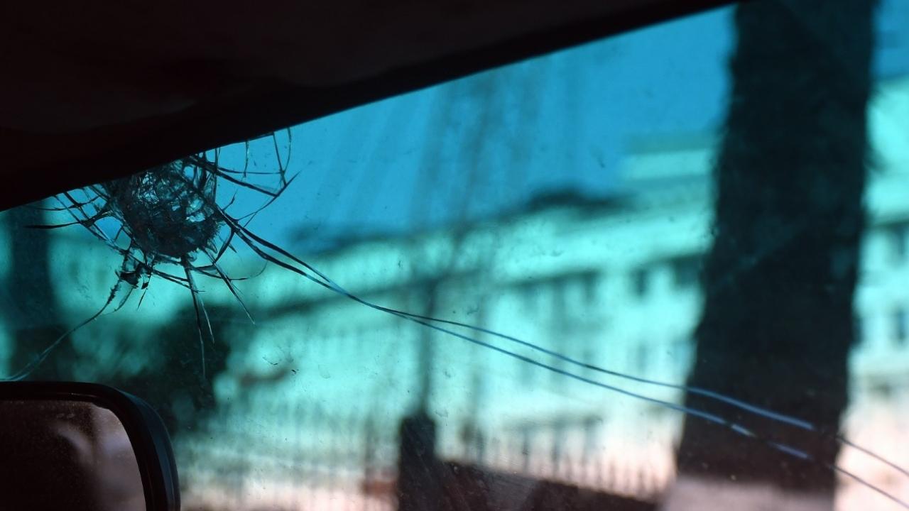 Stones hit a few vehicles parked on the premises of the Mantralaya building due to blasting work in connection with the underground Mumbai Metro Line 3