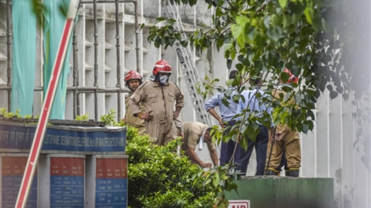 The fire broke out on the second floor at the old Raj Kumari OPD of the main AIIMS building around 11.55 am
 