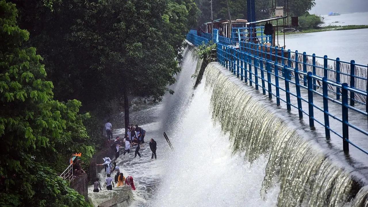 The water level in the reservoirs that provide water to Mumbai has been dripping as compared to the previous year
 