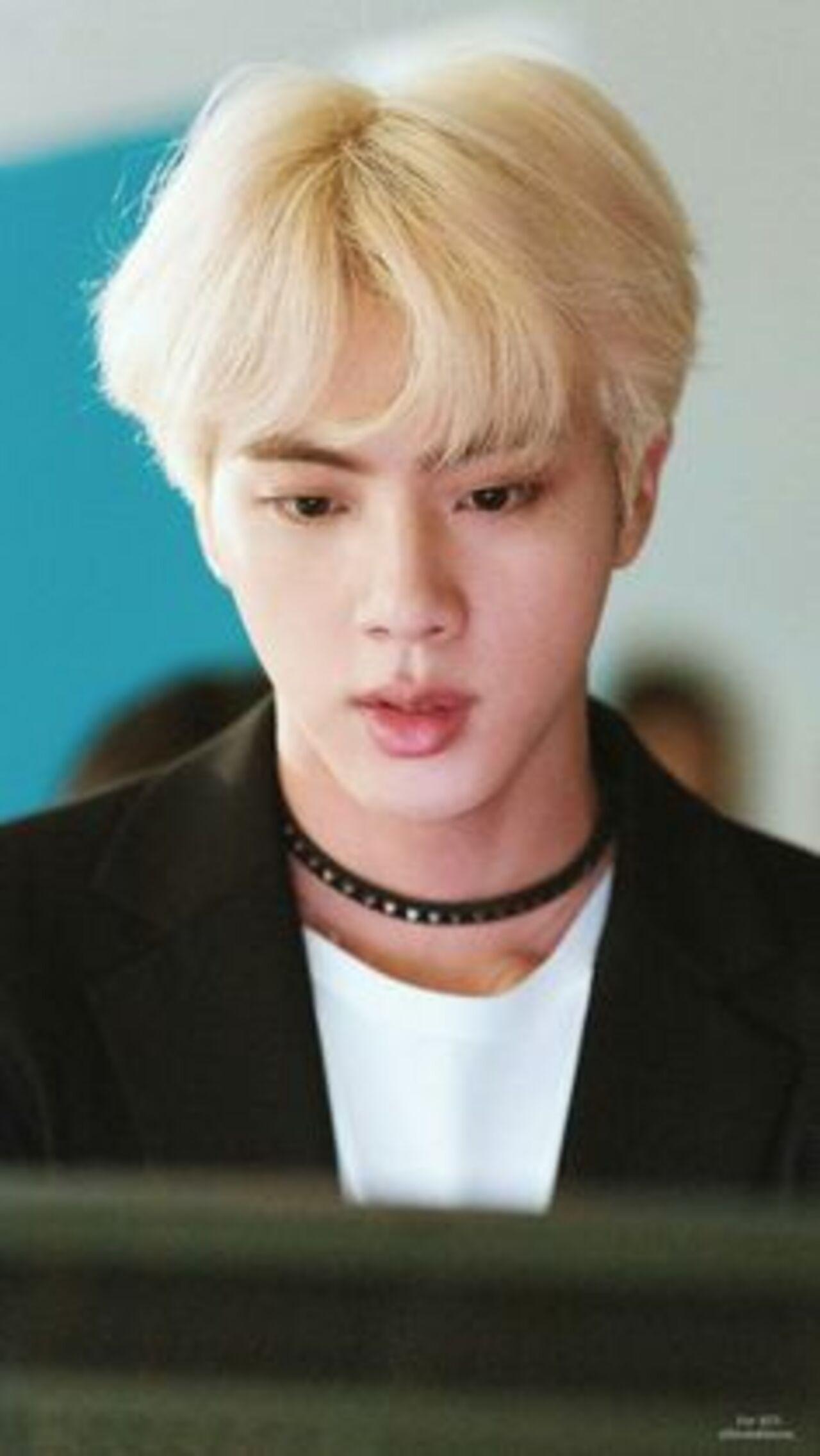 Like others in BTS's hyung line, Jin also tends to retain his natural black hair colour and does not dye his hair often. However, he went blond for BTS's 'Idol' music video shoot and looked like Prince Charming