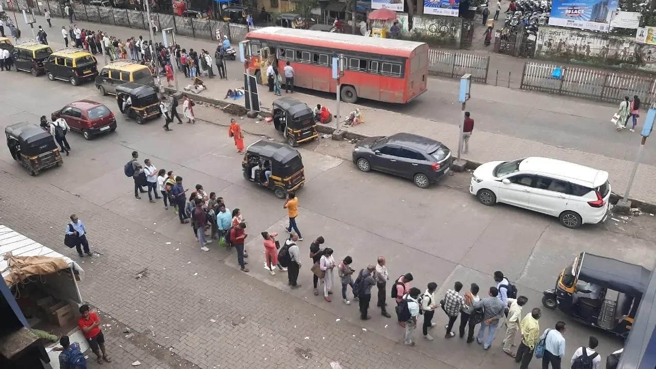 The employees of the private bus operators in BEST on Tuesday afternoon announced their decision to call off their strike after seven days. Photo: Sayyed Sameer Abedi